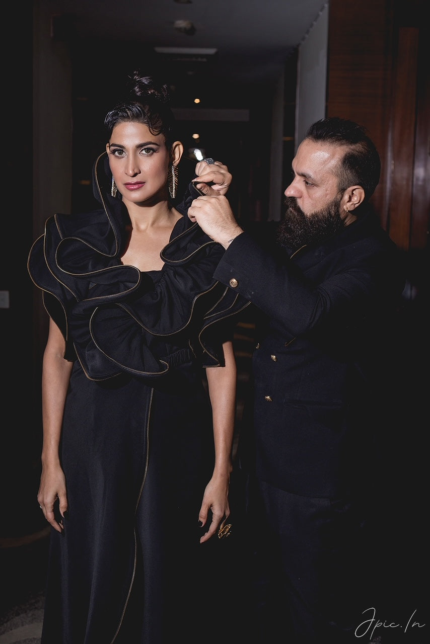 AAHANA KUMRA-The Black Rose Zipper Dress